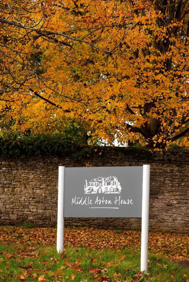 Middle Aston House Bed & Breakfast ภายนอก รูปภาพ